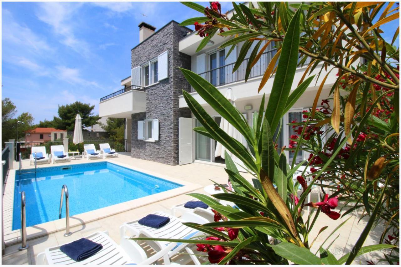 Apartments Nika Primosten Luaran gambar
