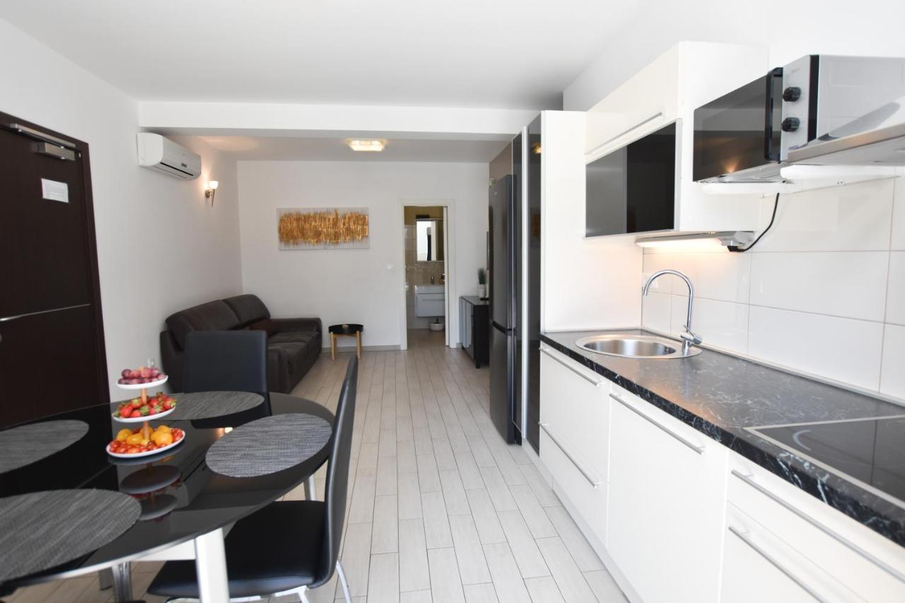 Apartments Nika Primosten Luaran gambar