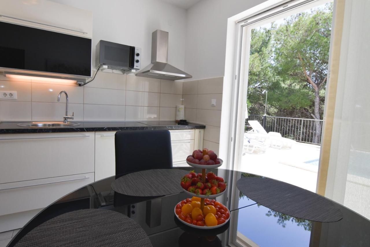 Apartments Nika Primosten Luaran gambar